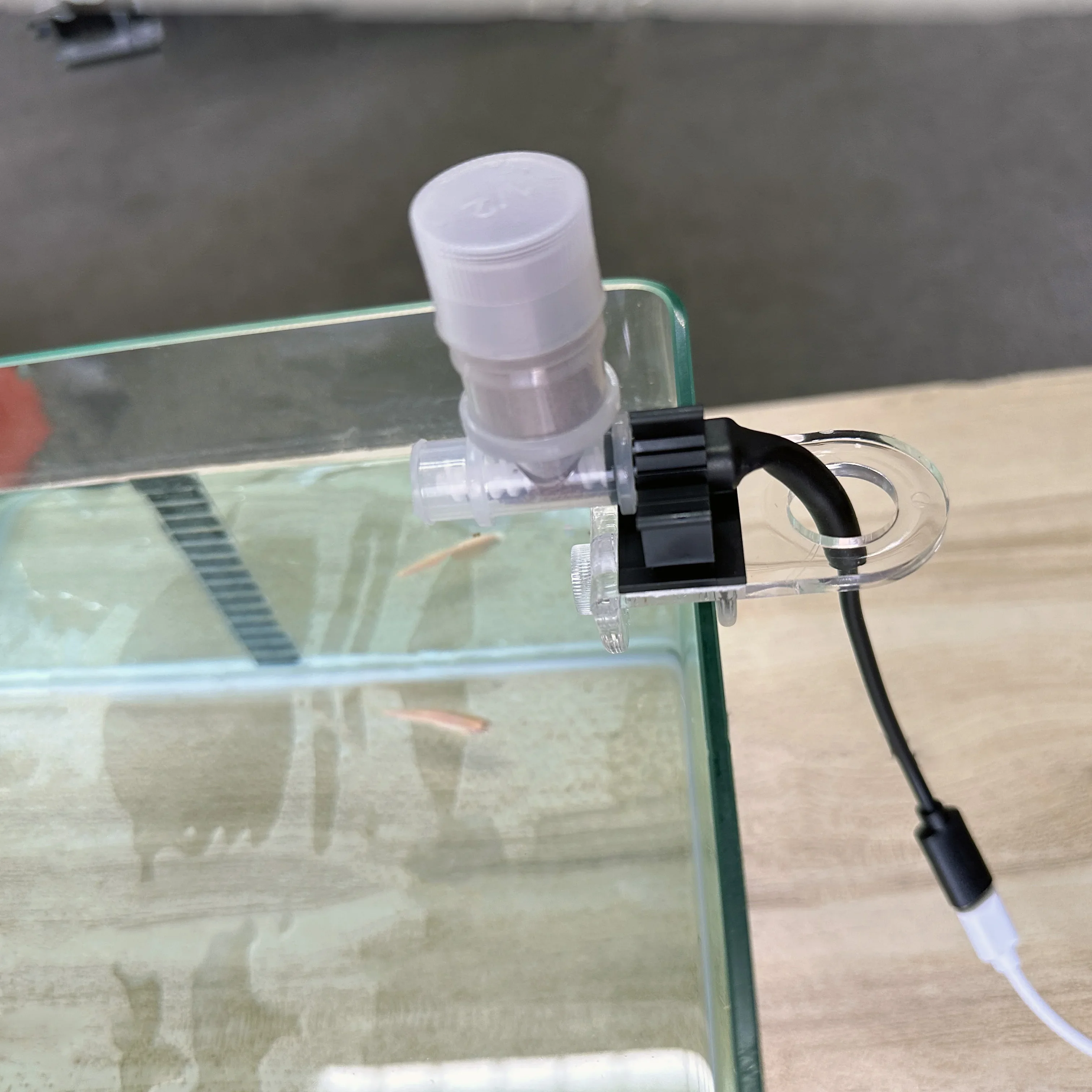 Best Automatic Fish Feeder - W - Aquarium Fish Auto Feeder のレビューと価格